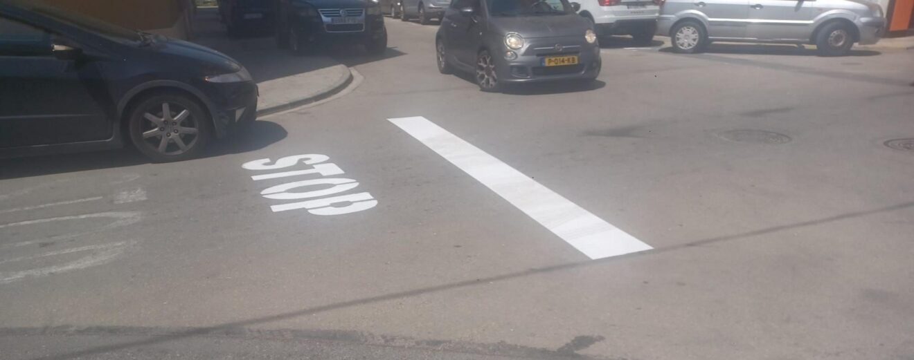 Repintado de señalización vial en la Zona Norte de Ondara