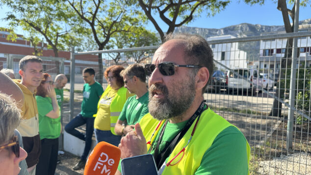 Imagen: Óscar Ramírez, profesor del IES Historiador Chabàs de Dénia, miembro de Intersindical y de la Coordinadora d’Assemblees de Docents del País Valencià