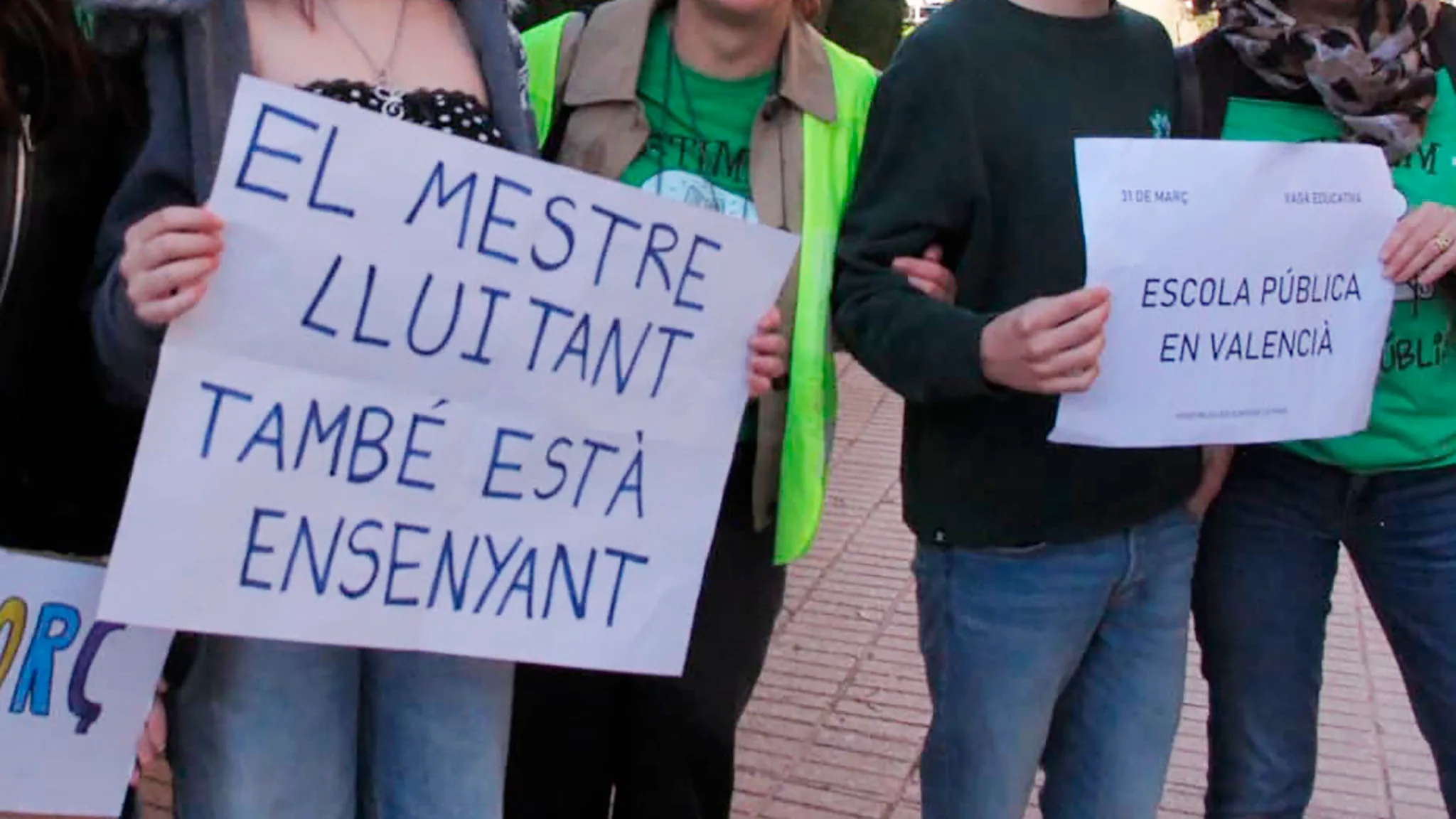 pancartas en la marina alta el dia de la huelga educativa en la comunitat valenciana el 31 de marzo de 2026