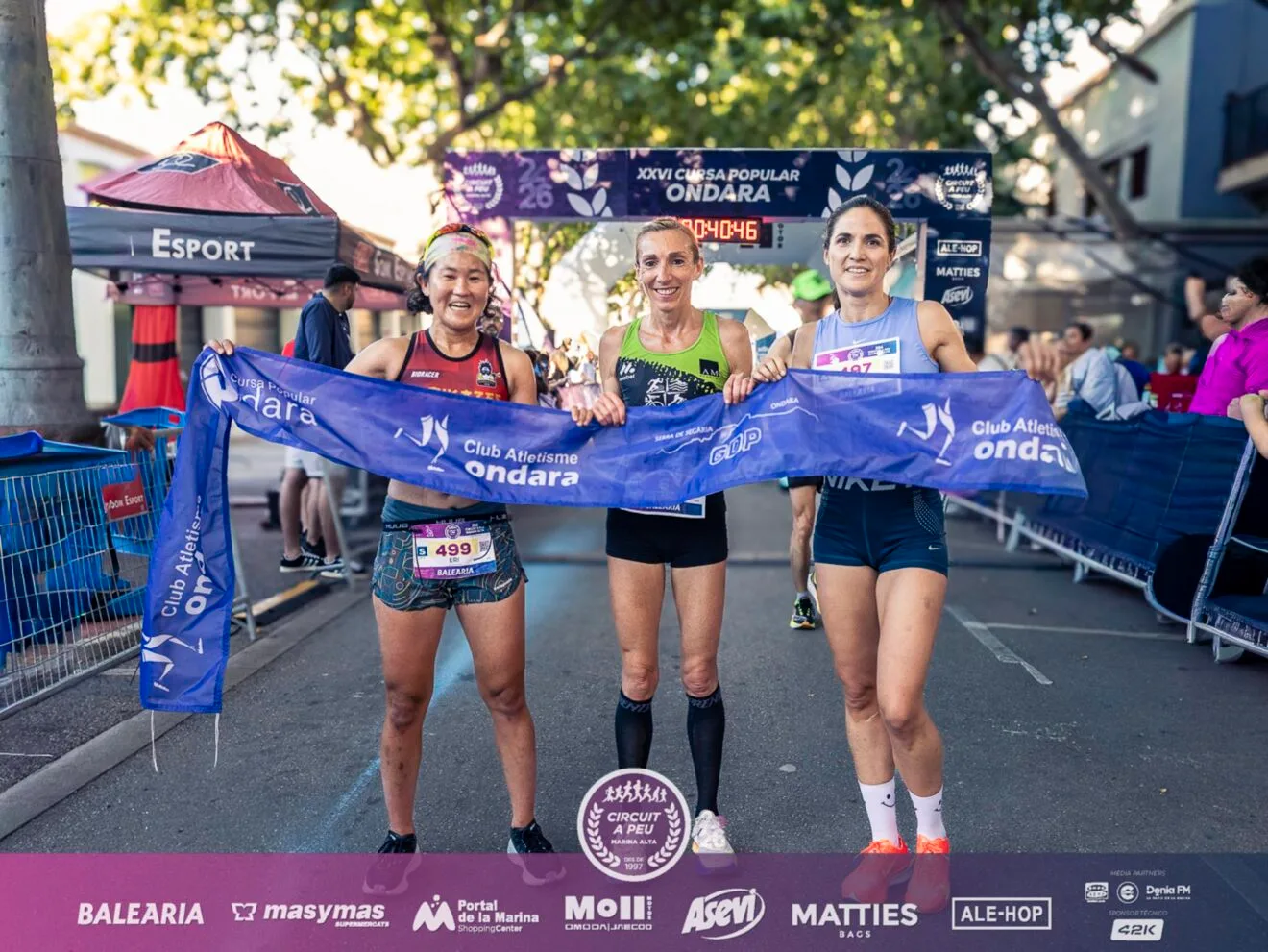 Podio absoluto femenino de la XXVI Cursa Popular Ondara