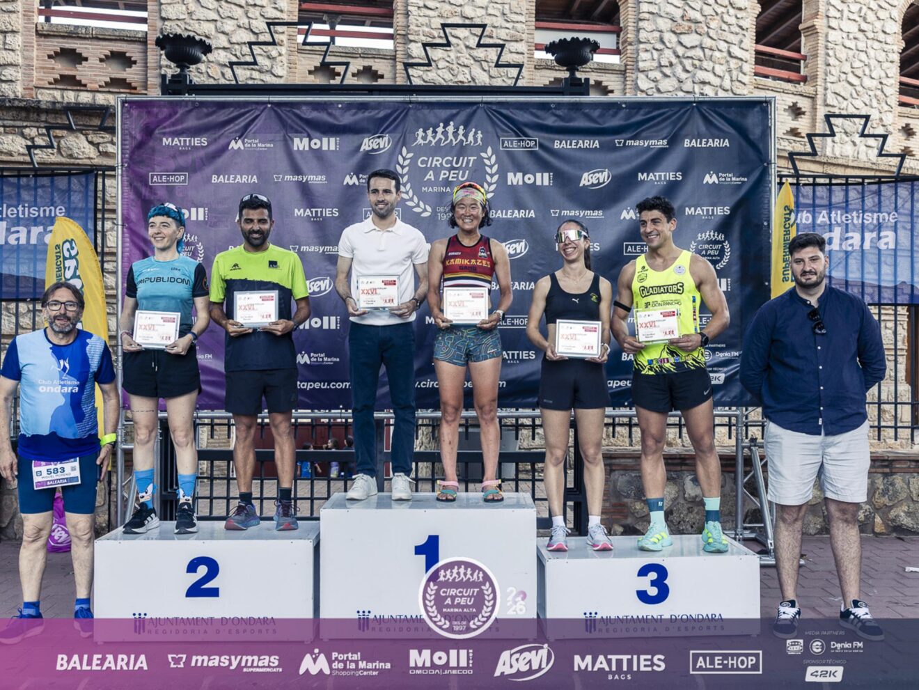 Podio absoluto de la XXVI Cursa Popular Ondara