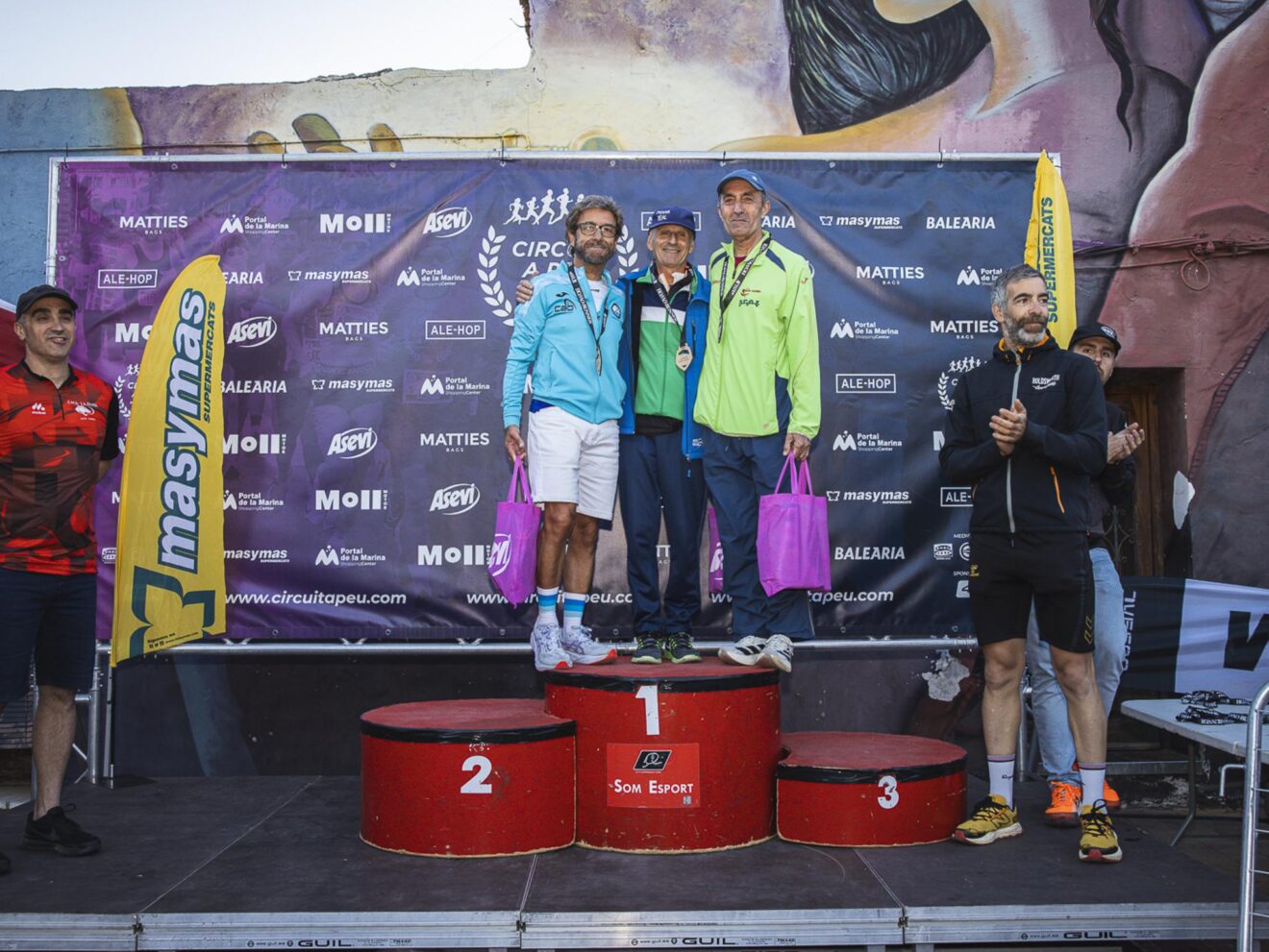 Podio categoría Veteranos G masculino Premi Asevi