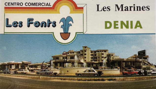 Imagen: Postal del centro comercial Les Fonts de Dénia donde se ubicaba la discoteca Golden - Imagen del libro '150 anys de música i ball a la Marina Alta'
