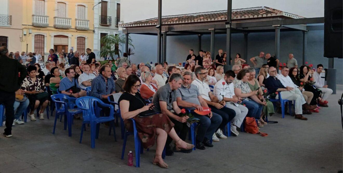 Público en el acto de Compromís en Pedreguer