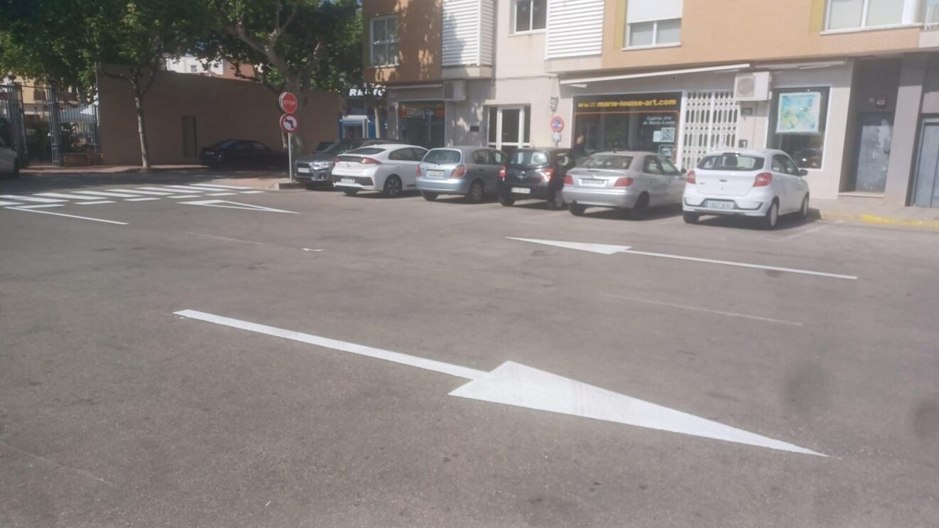 Repintado de señalización vial en la Zona Norte de Ondara