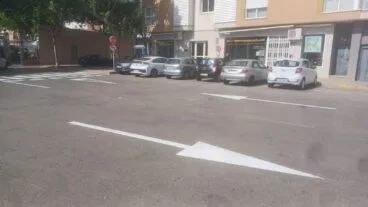 Repintado de señalización vial en la Zona Norte de Ondara