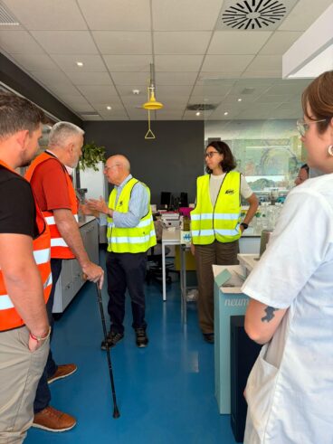 El alcalde de Pego visita las instalaciones de ASEVI
