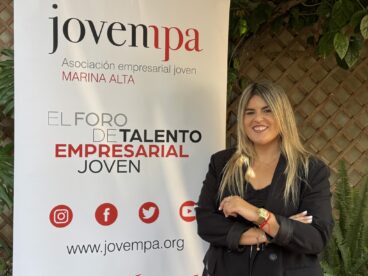 Ariadna Llodrá liderará Jovempa Marina Alta hasta 2028 4 Ariadna Llodrá, presidenta de Jovempa Marina Alta, posa sonriente tras su elección.