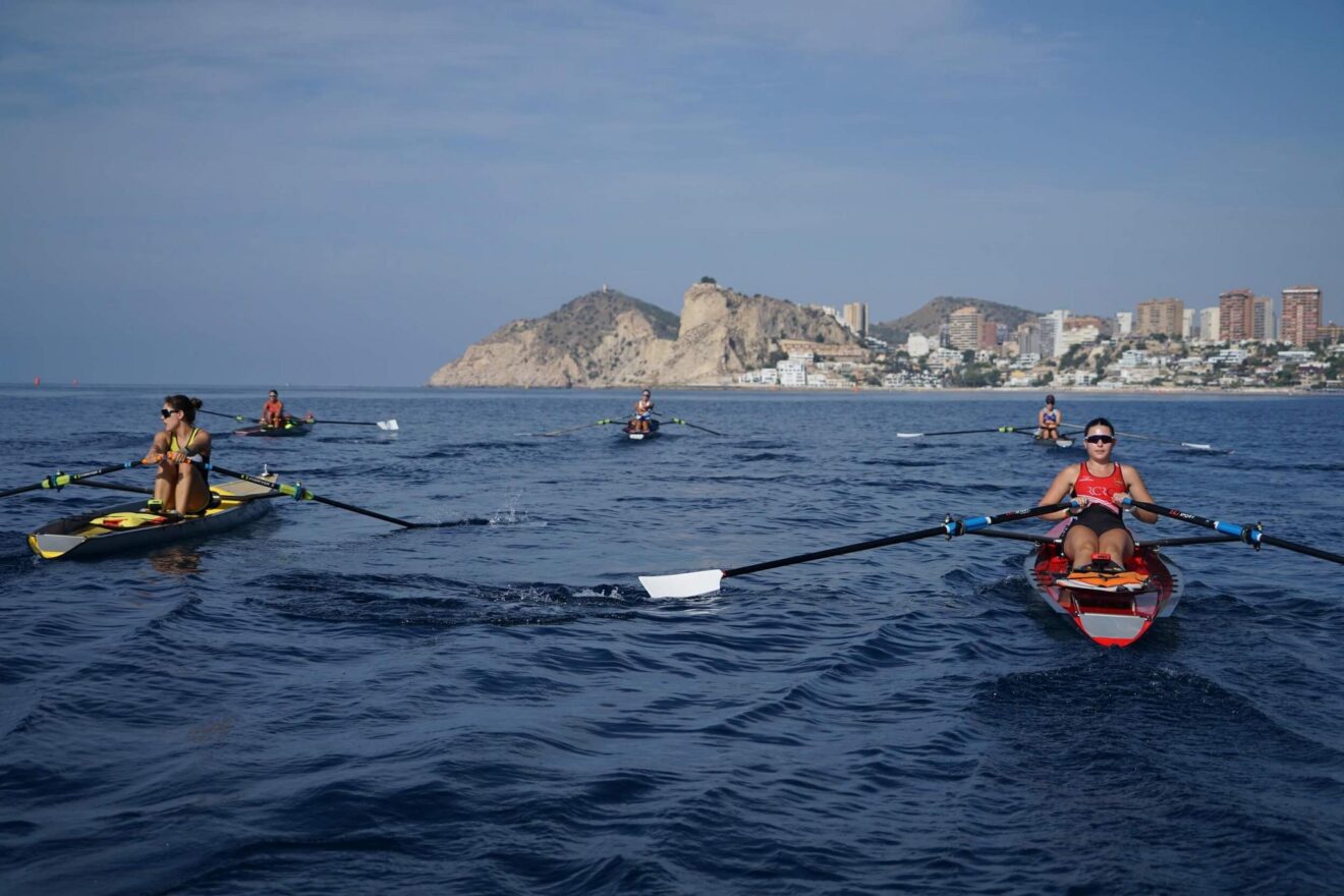 Competición en el Autonómico de Remo de Mar de Benidorm