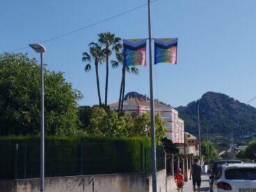 Banderolas de la campaña «Pedreguer, diversa i orgullosa»