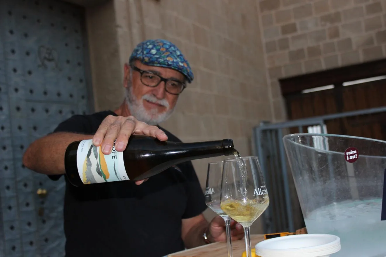 Cata de vino del ciclo 'Tasta l’estiu' en Benitatxell