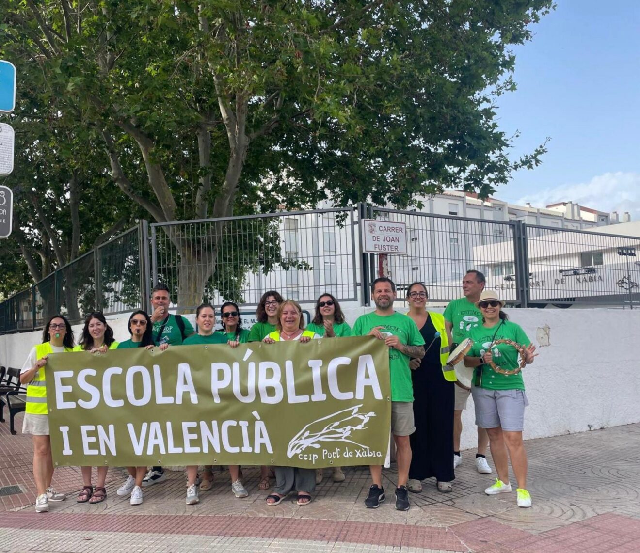 Concentración del CEIP Port de Xàbia por la escuela pública y en valenciano
