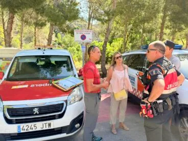 Efectivos de seguridad y emergencias en el simulacro de Benitatxell