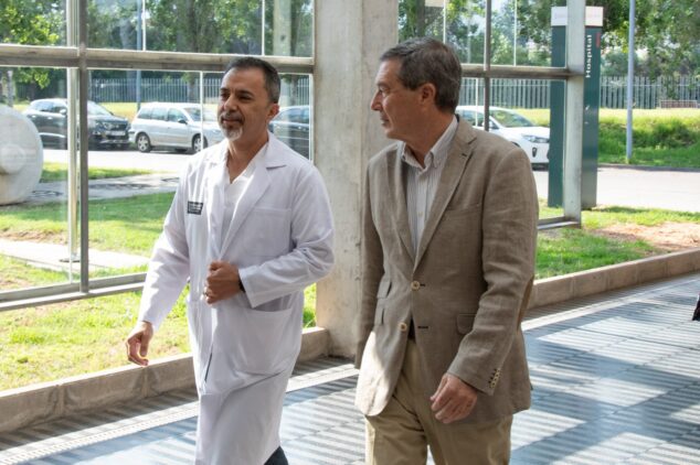 Imagen: El conseller durante la visita al Hospital de Dénia