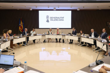 El equipo de Conselleria de Educación, con Carmen Ortí, en la última Mesa Sectorial del jueves 11 de junio 2026