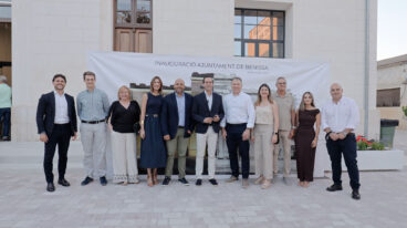 Equipo de gobierno de Benissa en la inauguración del nuevo edificio del Ayuntamiento