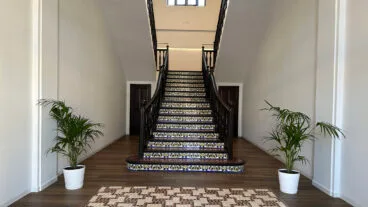 Escalera imperial original de las Escuelas Graduadas recuperada