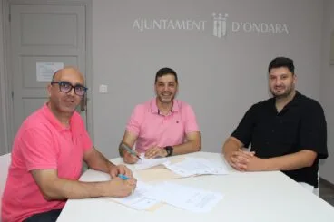 Firma del convenio para la gestión del Trinquet Municipal de Ondara