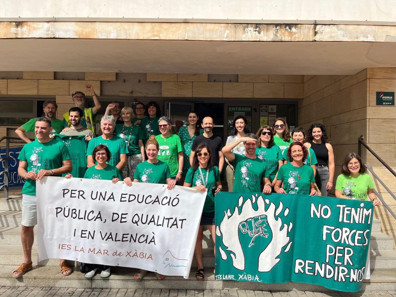 Concentración de la comunidad educativa del IES La Mar de Xàbia