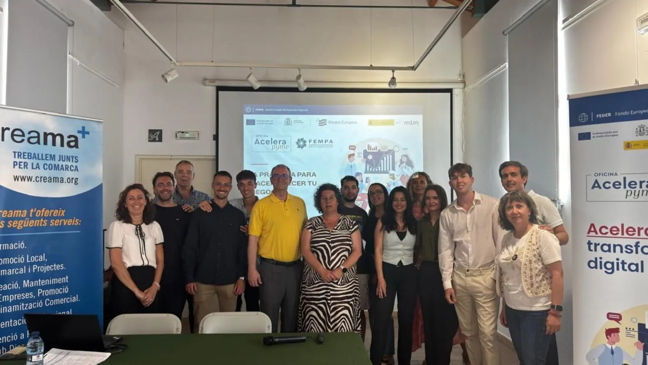 Foto de grupo en la jornada sobre IA en Pedreguer