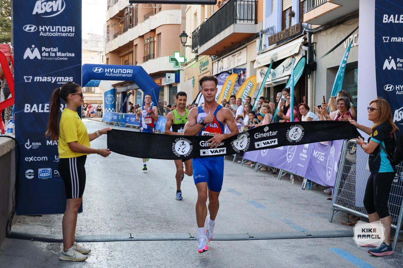 Kiko Roselló vencedor de la Cursa Popular de Benissa