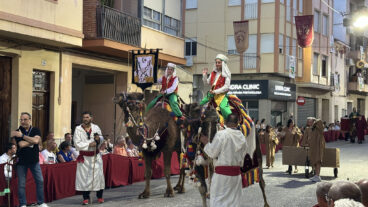 Llegada de la Filà Feixucs, capitanía 2026 de los Moros y Cristianos de Pego