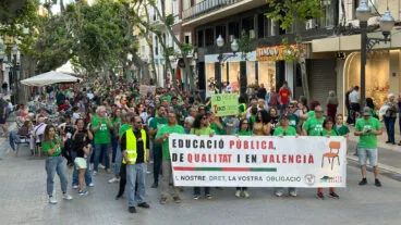 El 87% de los docentes rechaza la propuesta de Educación, pero suspenden la huelga de forma temporal 13 manifestacion en denia el tercer dia de huelga indefinida de docentes valencianos