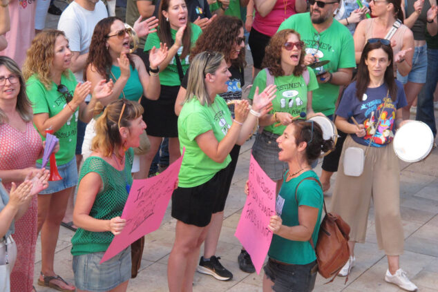 manifestacion en denia huelga educacion publica 3 junio 01