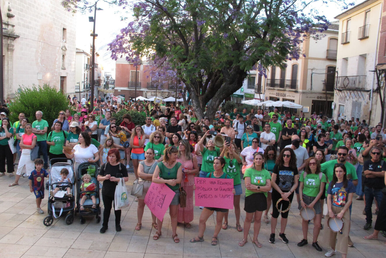 Manifestación en Dénia huelga educación pública 3 junio 02