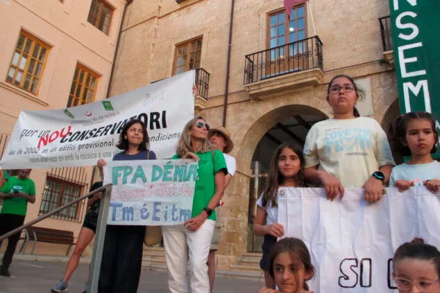 manifestacion en denia huelga educacion publica 3 junio 05