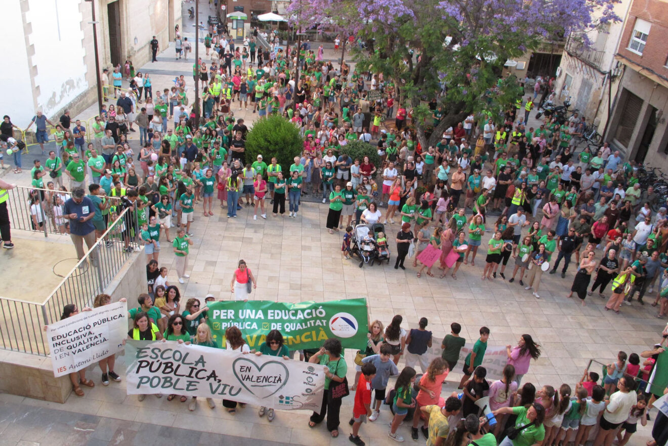 Manifestación en Dénia huelga educación pública 3 junio 13