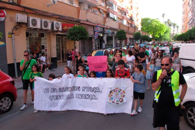 manifestacion en denia huelga educacion publica 3 junio 22