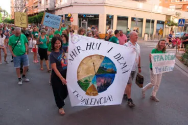 Manifestación en Dénia huelga educación pública 3 junio 27