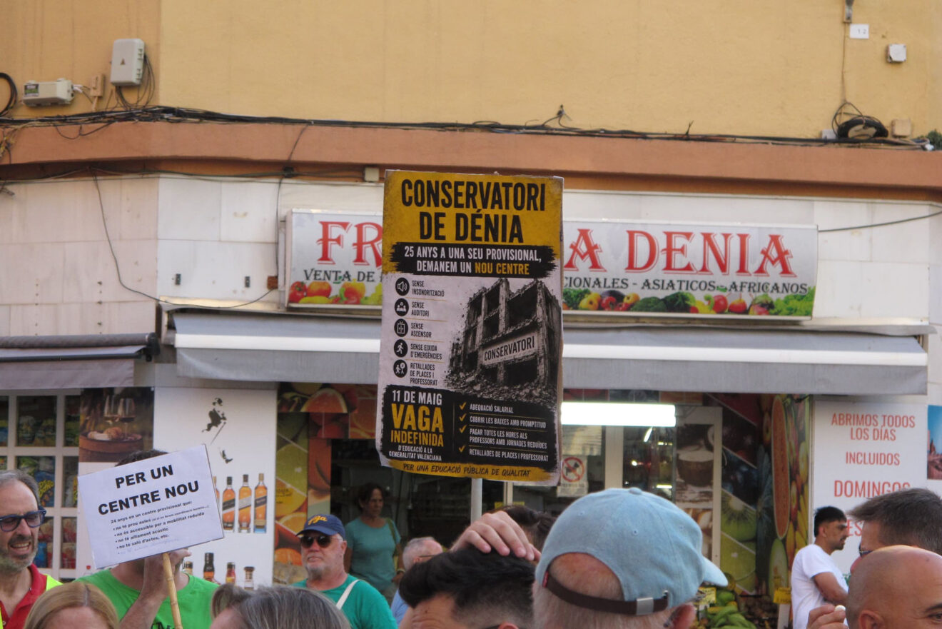 Manifestación en Dénia huelga educación pública 3 junio 28