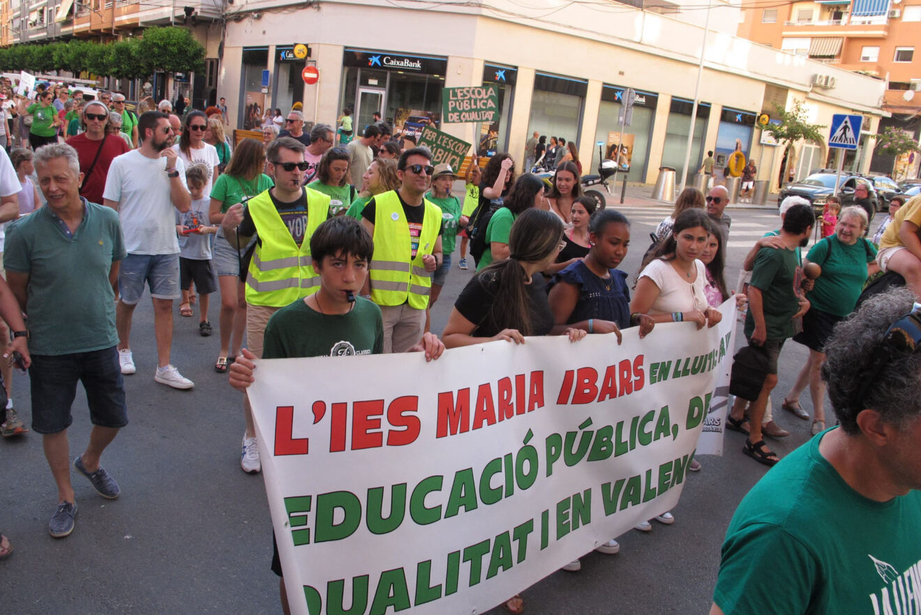Manifestación en Dénia huelga educación pública 3 junio 35