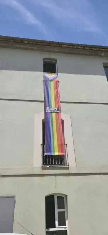Pancarta de la campaña ‘Pedreguer, diversa i orgullosa’