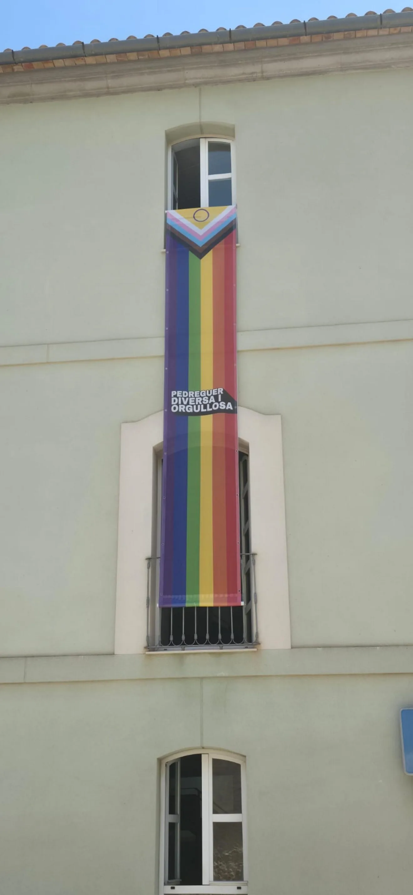 Pancarta de la campaña LGTBI+ 'Pedreguer, diversa i orgullosa'