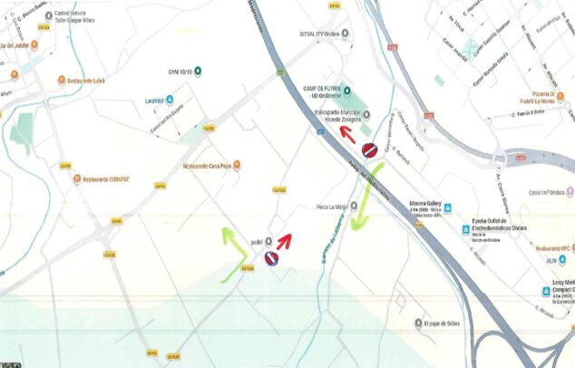 Imagen: Plano de Ondara con flechas verdes indicando nuevas direcciones y señales de prohibido el paso