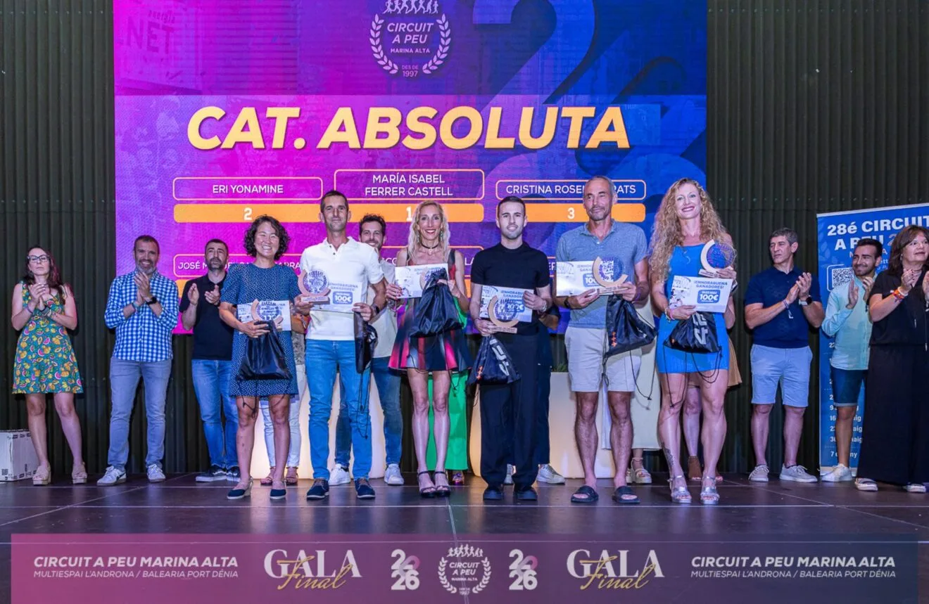 Podio de la categoría absoluta del Circuit a Peu Marina Alta 2026