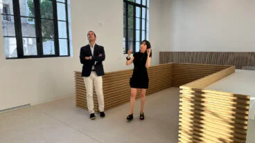 Reme Giner, arquitecta, y Arturo Poquet, alcalde Benissa durante, la visita al nuevo ayuntamiento