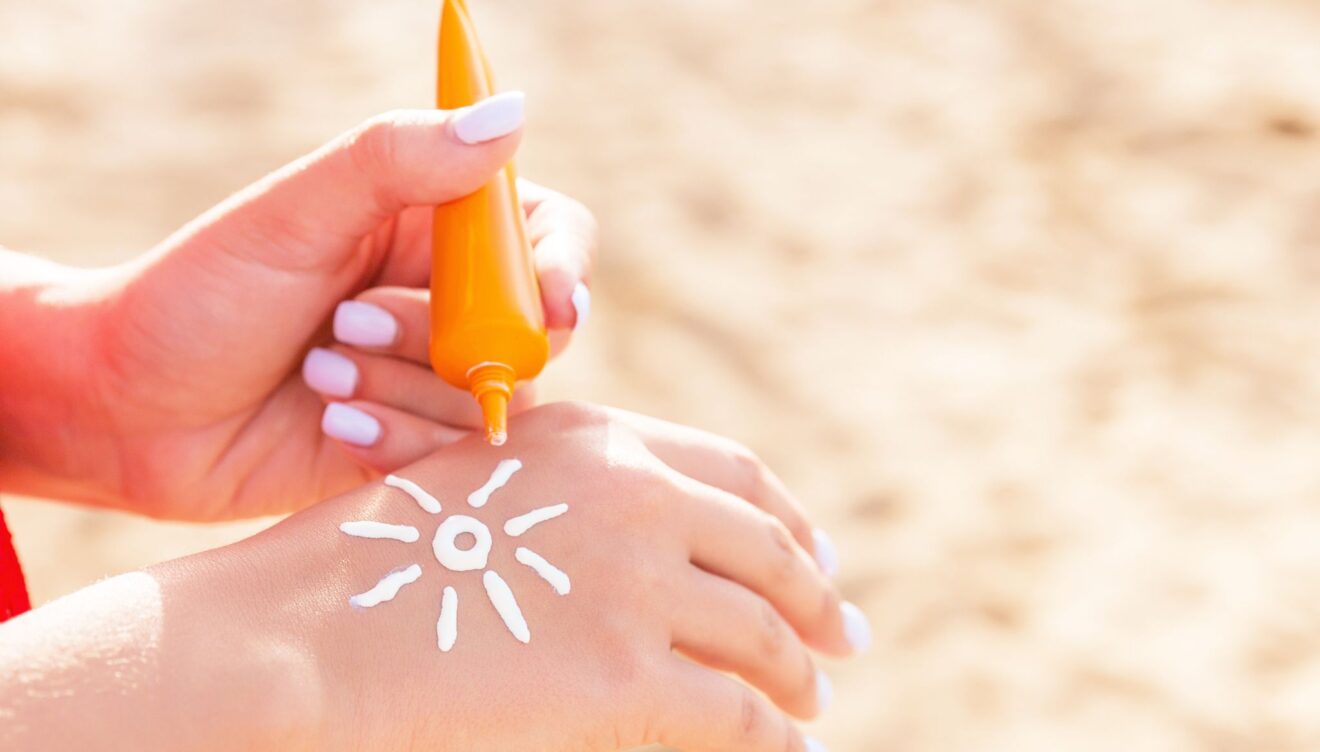 Secretos para lucir una piel luminosa y resistente al sol