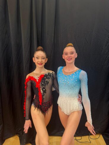 Las gimnastas Sophie O’Reilly y Daniela Rodríguez tras su clasificación
