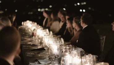 Entre viñedos y con música en directo: la cena con ópera que cambiará las reglas este verano 5 vino y voces liricas en una velada exclusiva en alicante