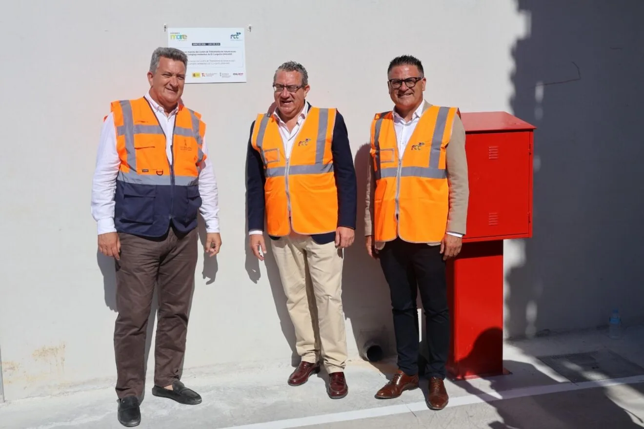 Visita institucional al nuevo Centro de Tratamiento de Voluminosos del Consorci Mare