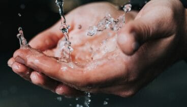 comportamiento de los equipos que impulsan y filtran el agua