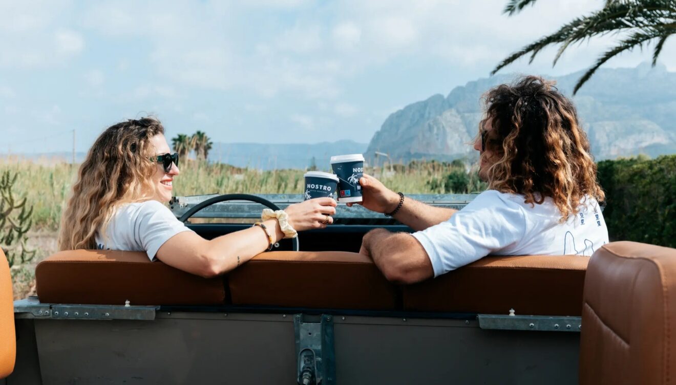 Contacta con Nostro Café Costa y reserva tu momento