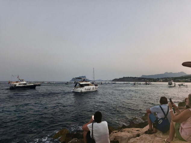 Tradición marinera y pólvora: Moraira honra a la Virgen del Carmen por tierra y mar 19 dia de la virgen del carmen en moraira en 2026 03