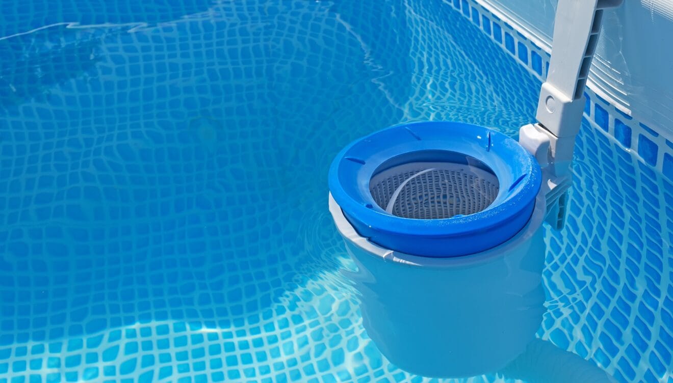 El secreto de las facturas de luz bajas en chalets con piscinas