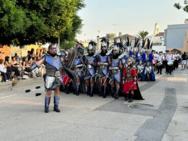 fila maulets en el desfile de moros i cristians de els poblets en 2025