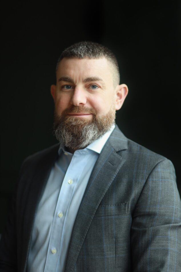Jaume Mora Pedrós: «Tenemos que emanciparnos de ciertos dogmas del pasado y empezar a valorar nuestros productos autóctonos» 1 Imagen: Jaume Mora Pedrós, fundador de La Penya, posando para la cámara.